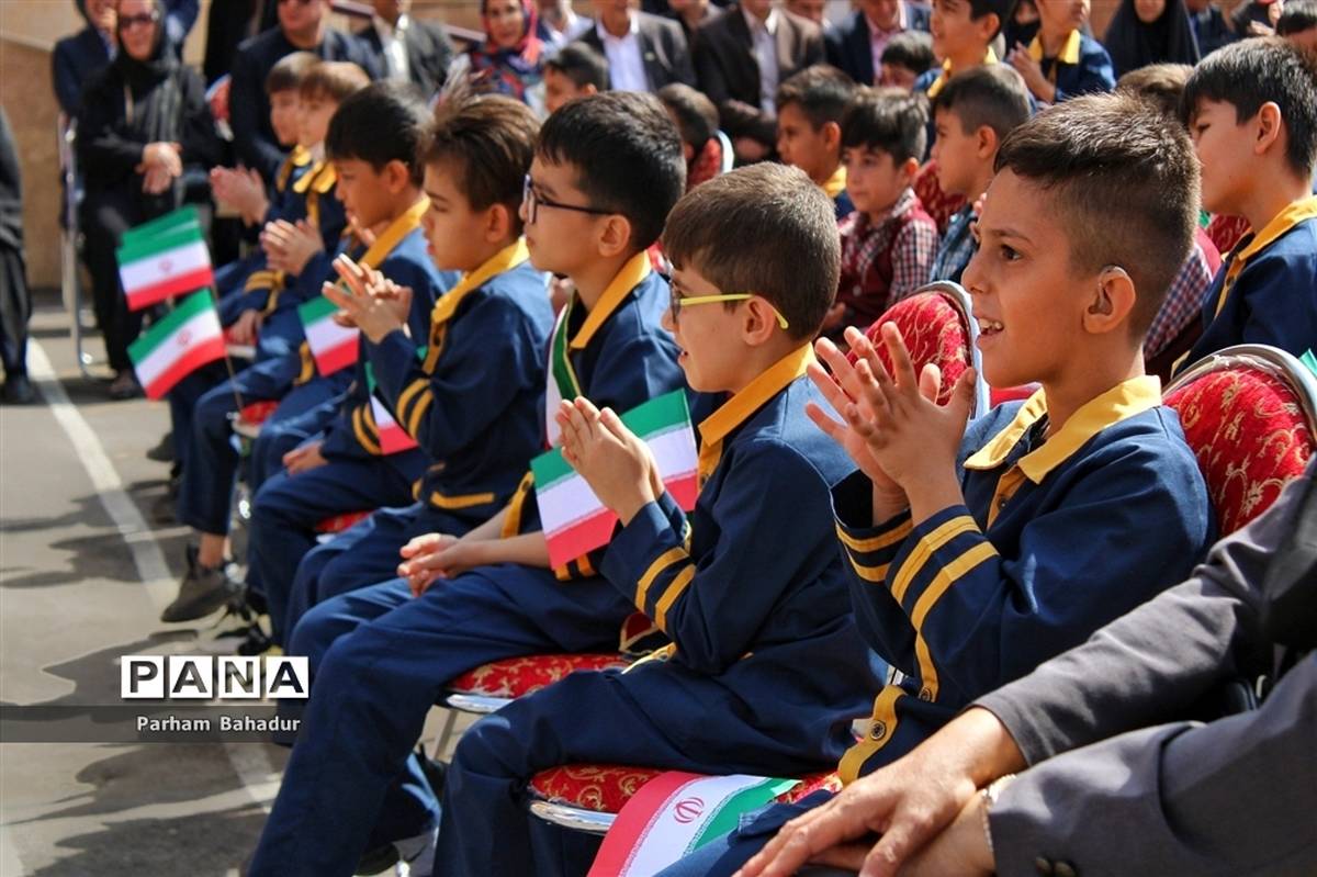 افتتاحیه دبستان پسرانه انجامی با ۷۰۰ دانش‌آموز