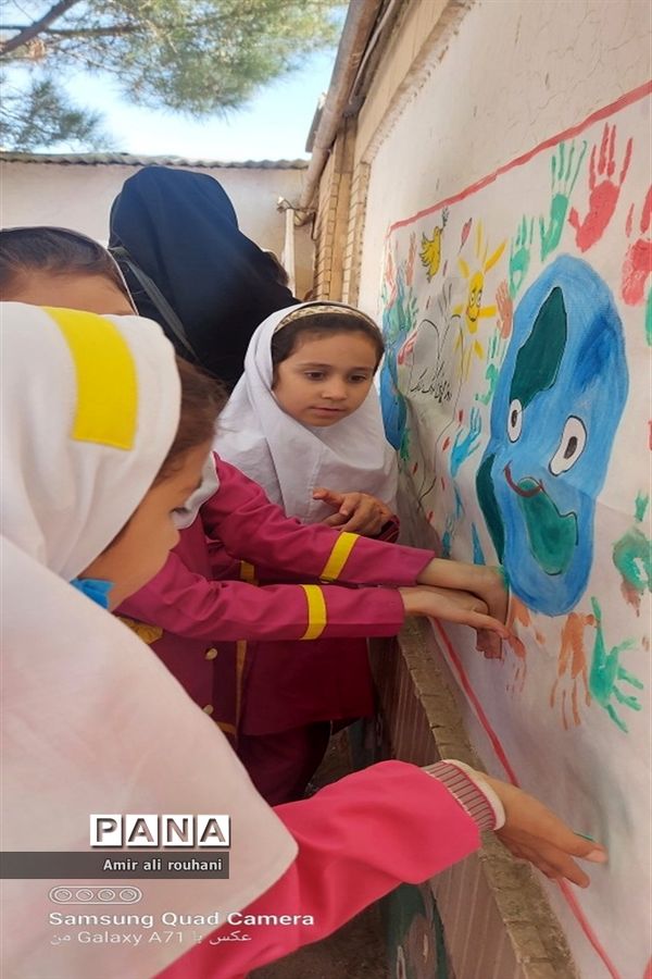 برگزاری مراسم روز جهانی کودک در فاروج