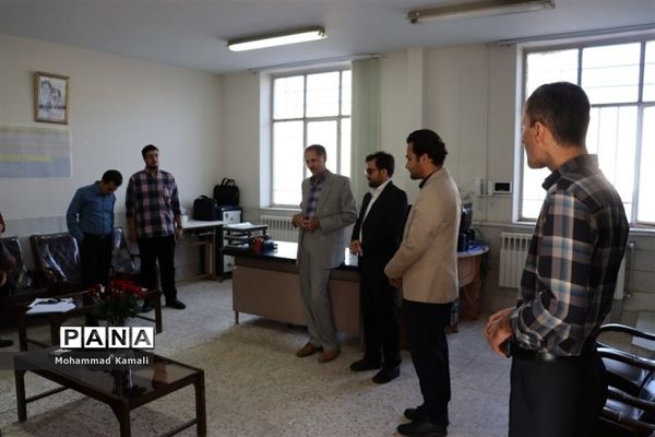 برگزاری صبحگاه دانش‌آموزی به‌‌مناسبت هفته نیروی انتظامی