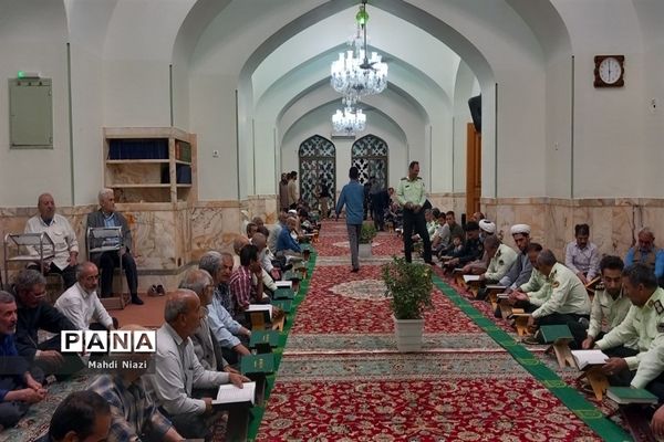 محفل انس با قرآن کریم در هفته نیروی انتظامی در کاشمر