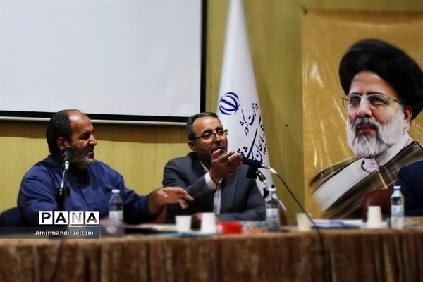 نشست فصلی دهیاران خسروشاه و باسمنج با مدیران استان آذربایجان شرقی