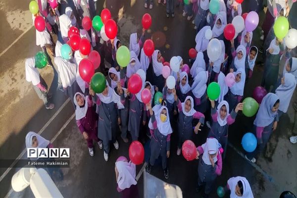 جشن روز جهانی کودک در دبستان شهید هادی آریایی ناحیه یک