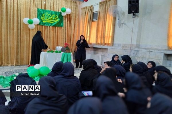 جشن میلاد پیامبر اکرم(ص) و امام جعفر صادق(ع) در دبیرستان شهیده حسنی سعدی