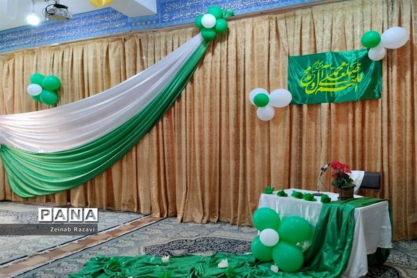 جشن میلاد پیامبر اکرم(ص) و امام جعفر صادق(ع) در دبیرستان شهیده حسنی سعدی