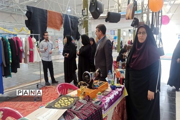 برگزاری نمایشگاه جوانی جمعیت در ساری