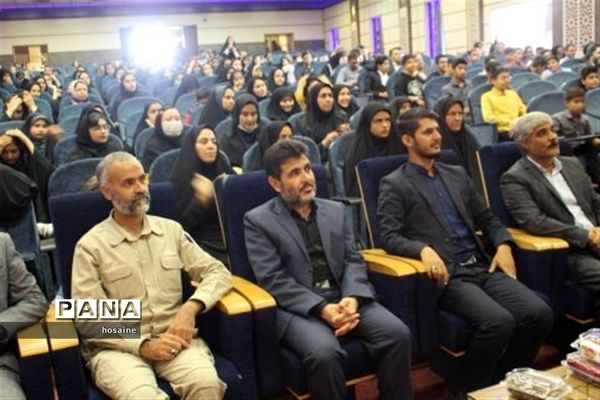 تجلیل از۳۰۰برگزیده مسابقات فرهنگی هنری امیدفردا