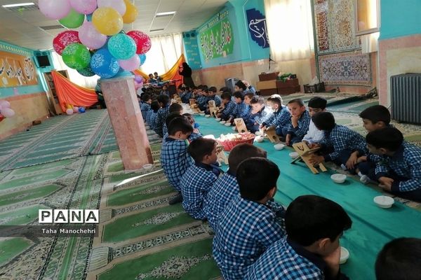 برگزاری جشن قرآن کلاس اولی‌ها در آموزشگاه علامه طباطبایی(ره) شهرستان پیشوا