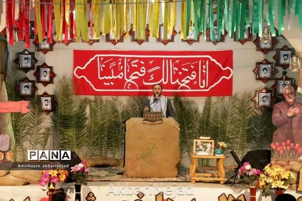 هجدهمین یادواره شهدای گمنام و ۲۰ شهید حسین آباد کویر