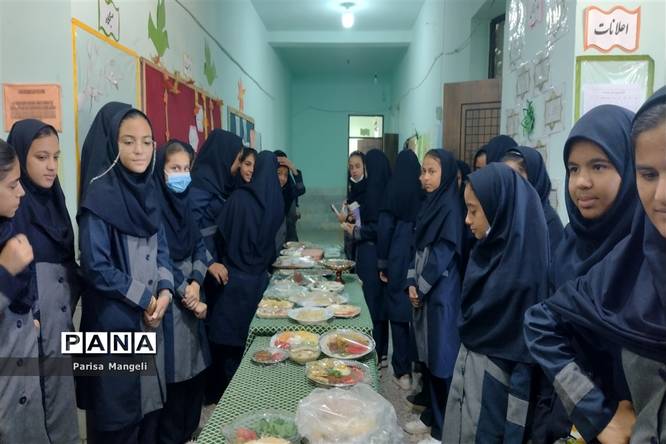 جشنواره صبحانه سالم در دبیرستان متوسطه اول توحید شهرستان خاتم