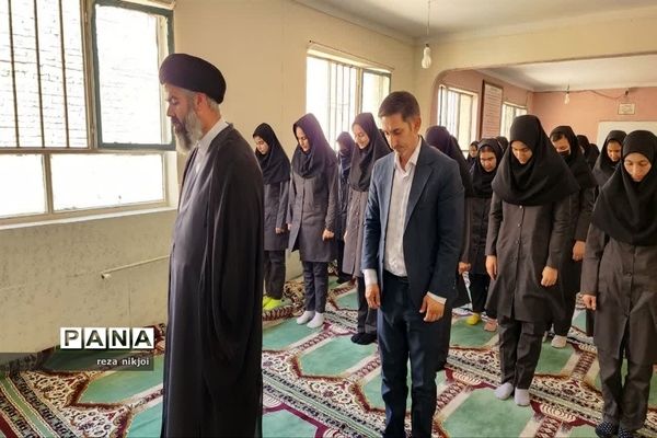 امام جمعه بخش گلستان در آموزشگاه شهید شریعت ناصری