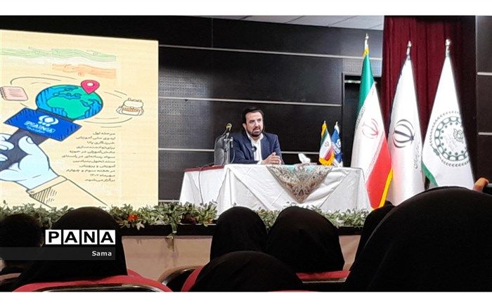 حضور محمدرضا حسینی بای در اردوی ملی خبرنگاری