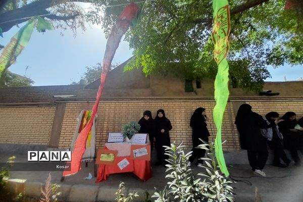 برگزاری ختم صلوات و دعا برای رزمندگان حماس و مقاومت در دبیرستان حضرت زینب کاشمر