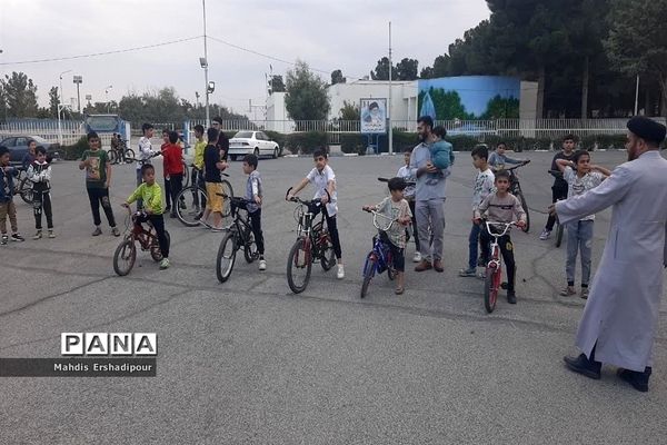 برگزاری مسابقات ورزشی در شهرک شهید درخشان رباط کریم