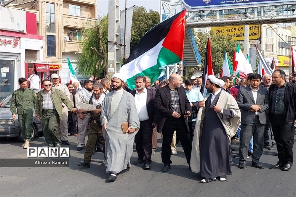 راهپیمایی ضد صهیونیستی دانش‌آموزان و فرهنگیان صفادشت در حمایت از مردم فلسطین