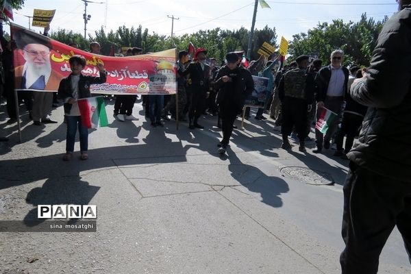 برگزاری راهپیمایی برای حمایت از کودکان فلسطینی در بجنورد