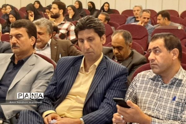 جلسه هم‌اندیشی مسائل تربیتی و پرورشی مدیران مدارس با امام جمعه رودهن