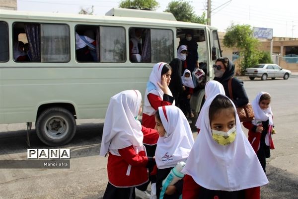 دیدار دانش‌آموزان دبستان حوریای بهشتی با سالمندان سرای آل یاسین بهبهان