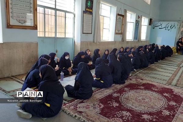 صبحانه سلامت در دبیرستان دخترانه شاهد فیض ناحیه 3 شیراز