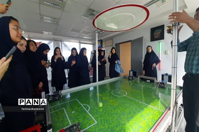 اردوی یکروزه علمی_تربیتی دانشآموزان دبیرستان هفده شهریور شهرستان فیروزکوه در پارک علوم و فناوری پردیس