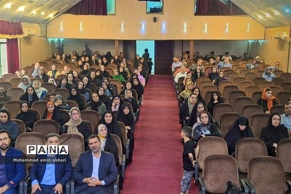 برگزاری جلسه انجمن اولیاء و مربیان در هنرستان امام علی (ع) ناحیه‌یک شهرری