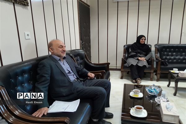 برگزاری جلسه تفاهم‌نامه احداث نمازخانه توسط خیرین فرهنگی در مدارس ناحیه ۷ مشهد