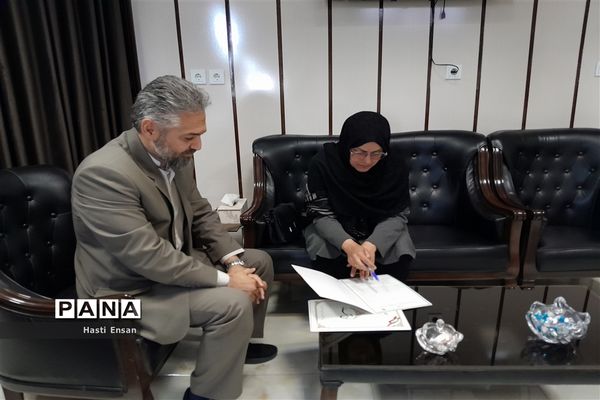 برگزاری جلسه تفاهم‌نامه احداث نمازخانه توسط خیرین فرهنگی در مدارس ناحیه ۷ مشهد