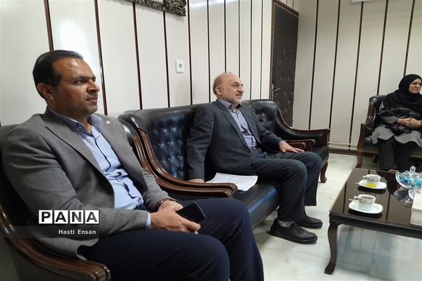 برگزاری جلسه تفاهم‌نامه احداث نمازخانه توسط خیرین فرهنگی در مدارس ناحیه ۷ مشهد