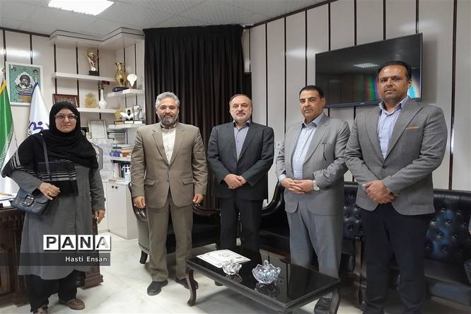 برگزاری جلسه تفاهمنامه احداث نمازخانه توسط خیرین فرهنگی در مدارس ناحیه ۷ مشهد