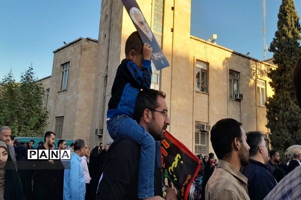 خروش هزار نفری مردم اصفهان علیه جنایات رژیم صهیونیستی در کشتار مردم مظلوم فلسطین در میدان امام حسین (ع)