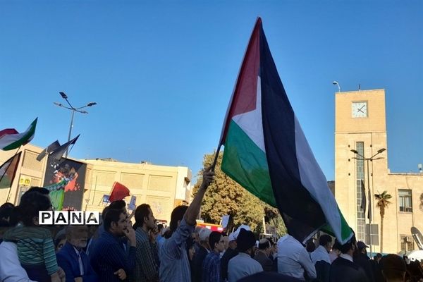 خروش هزار نفری مردم اصفهان علیه جنایات رژیم صهیونیستی در کشتار مردم مظلوم فلسطین در میدان امام حسین (ع)
