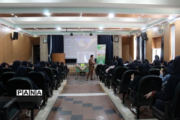 کارگاه تاب‌آوری بر مبنای امید به مناسبت هفته بهداشت و  روان در اداره آموزش پرورش شهر جوادآباد