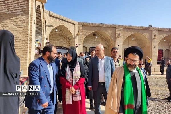 افتتاح جشنواره اقوام ایران زمین در کاروانسرای کنارگرد فشافویه