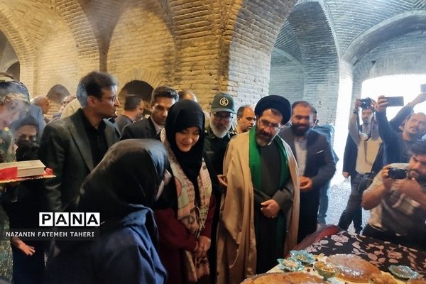 افتتاح جشنواره اقوام ایران زمین در کاروانسرای کنارگرد فشافویه