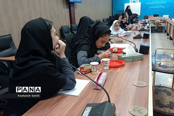برگزاری طرح هر مدرسه یک خبرنگار در ناحیه ۲ بهارستان