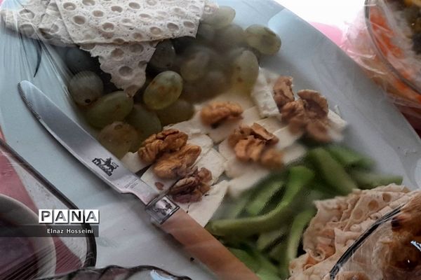 جشنواره صبحانه سالم در روز جهانی غذا در دبیرستان پژمان بختیاری
