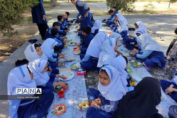 روزجهانی غذا در دبستان ابن مظاهر خاتم