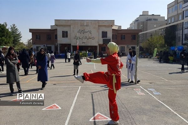 بازدید مسئولین آموزش و پرورش ناحیه ۷ از طرح پیش به سوی تندرستی جسم و روان