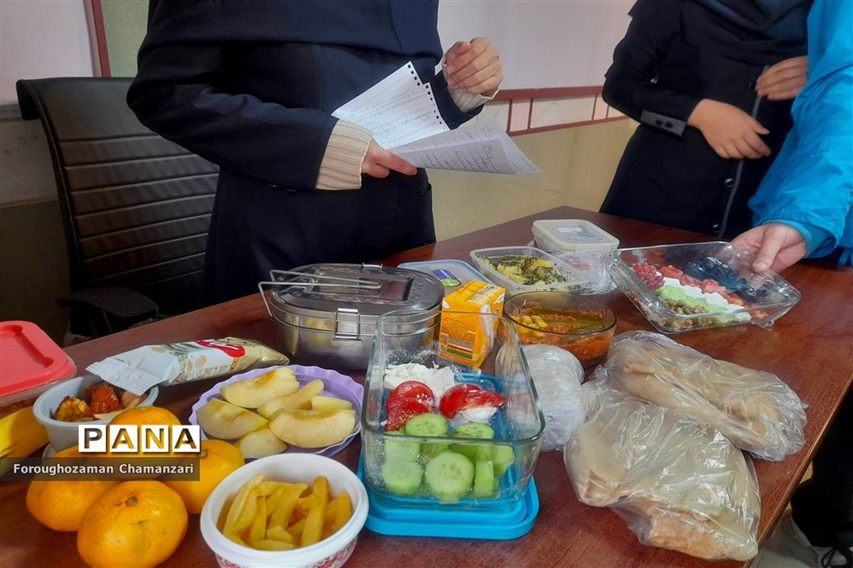 جشنواره صبحانه سالم در دبیرستان نمونه فرهنگ مهشید مصلی نژاد