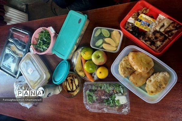 جشنواره صبحانه سالم در دبیرستان نمونه فرهنگ مهشید مصلی نژاد