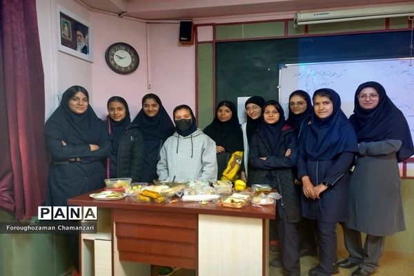 جشنواره صبحانه سالم در دبیرستان نمونه فرهنگ مهشید مصلی نژاد