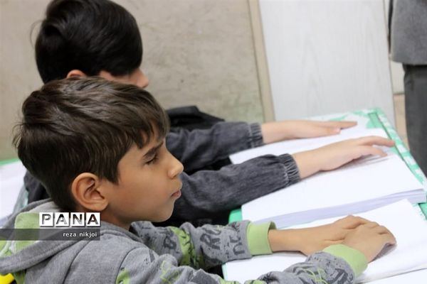 بازدید از فعالیت‌های دانش‌آموزان نابینا در ناحیه یک بهارستان