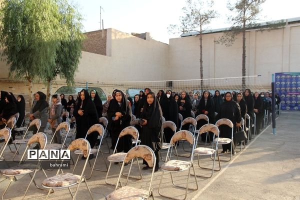 انتخابات انجمن اولیاء و مربیان در دبیرستان دخترانه عفت یزد