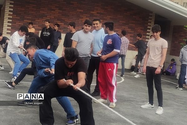 مسابقات ورزشی درون مدرسه‌ای در دبیرستان دانش شهریار