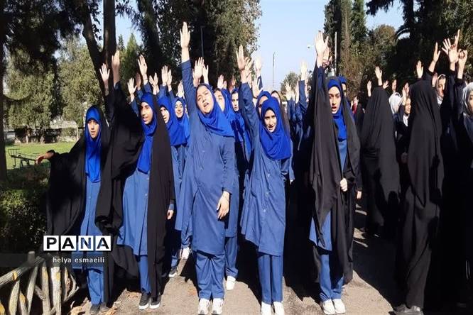 اجرای سرود دو هزار دانشآموز به نیت دو هزار شهید در ساری