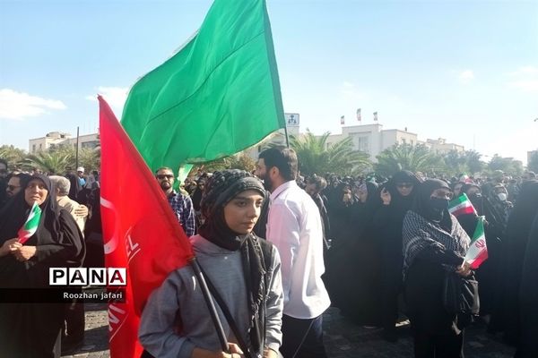 تجمع مردم شیراز در پاسخ به حملات غیر انسانی رژیم صهیونیستی