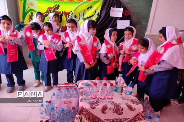 نذر آب دانش‌آموزان آباده برای کودکان غزه