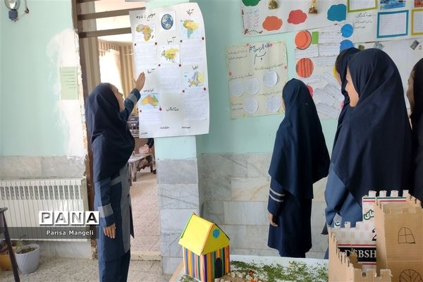 جشنواره مطالعات اجتماعی و هنرهای دستی در دبیرستان توحید شهرستان خاتم