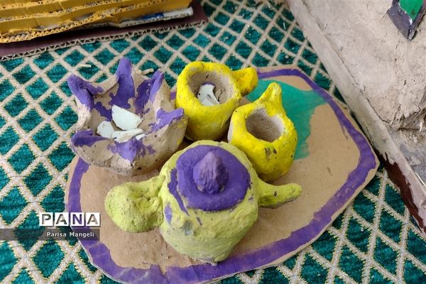 جشنواره مطالعات اجتماعی و هنرهای دستی در دبیرستان توحید شهرستان خاتم