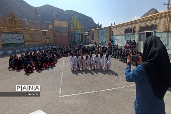 برگزاری مسابقه ورزشی به‌مناسبت هفته تربیت‌بدنی  در دبیرستان حضرت فاطمه زهرا ( س) شهرستان‌فیروزکوه