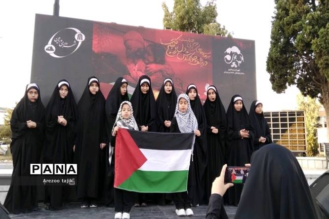 تجمع بانوان و کودکان در حمایت از مردم مظلوم فلسطین در مسجد جامع تاریخی شهرستانورامین